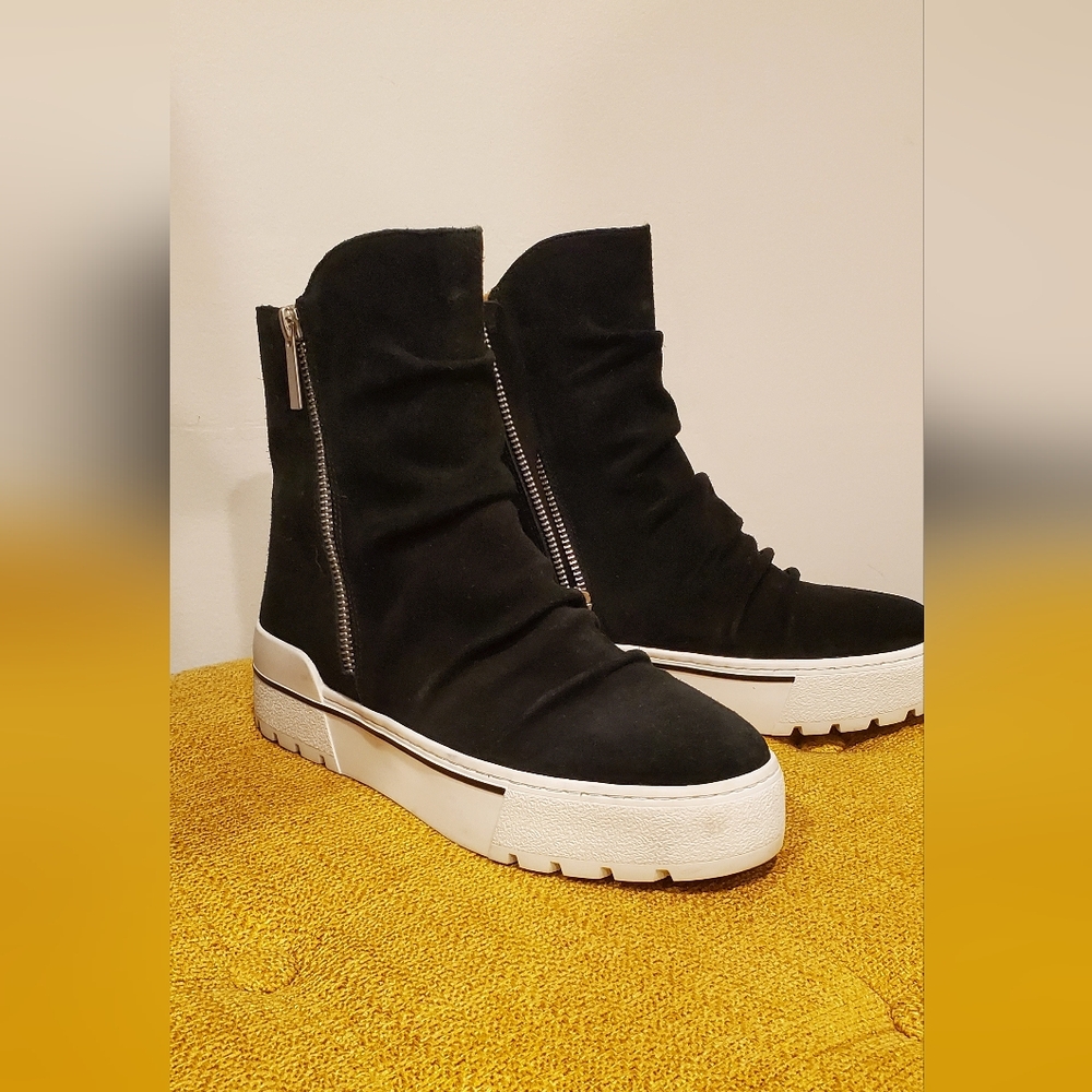 J/Slides Black High-Top Sneakers